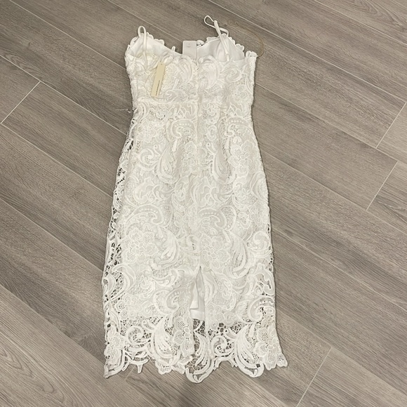 White Dress - Picture 4 of 4